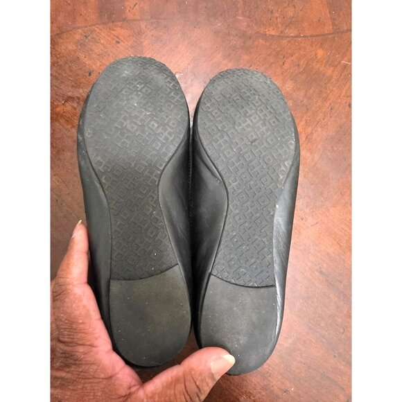 Tory Burch Black Leather Gold Logo Flats Women's Size 8 - Picture 9 of 12